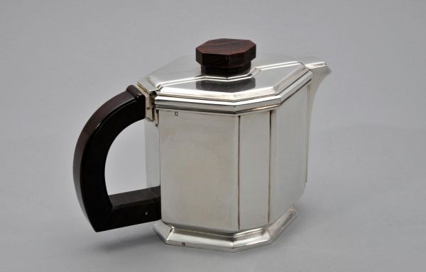 Service à thé et à café
Cafetière