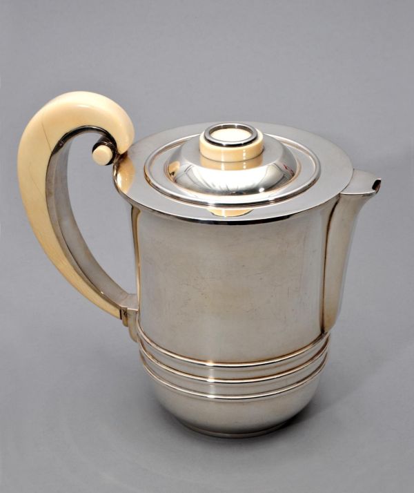 Service à thé et à café
Cafetière