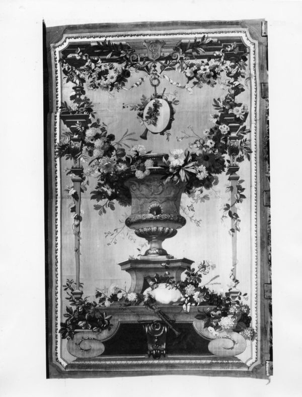 Les poèmes ou Apollon 
Le vase de marbre n° 1