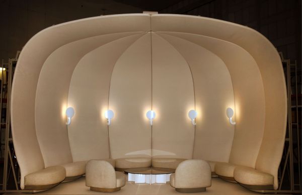 Banquette en croissant du fumoir de l'Élysée