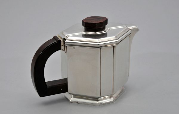 Service à thé et à café
Cafetière