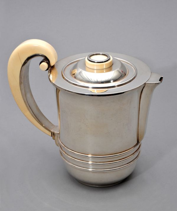 Service à thé et à café
Cafetière