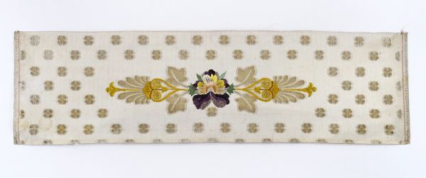Velours blanc pour les sièges du boudoir de l'impératrice Joséphine au palais des Tuileries