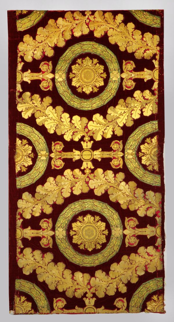 Bandeau en velours de soie cramoisi et brocart or à dessin de rosaces et de couronnes de laurier