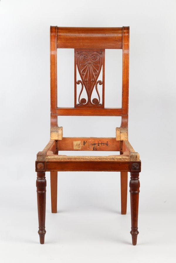 Chaise à palmette épaulée de rinceaux – Chaise du palais de Saint-Cloud ...