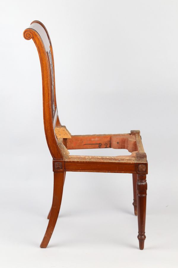 Chaise à palmette épaulée de rinceaux – Chaise du palais de Saint-Cloud ...