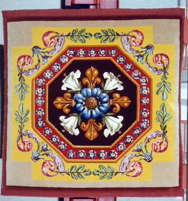 Carré de pieds fleurs de lys