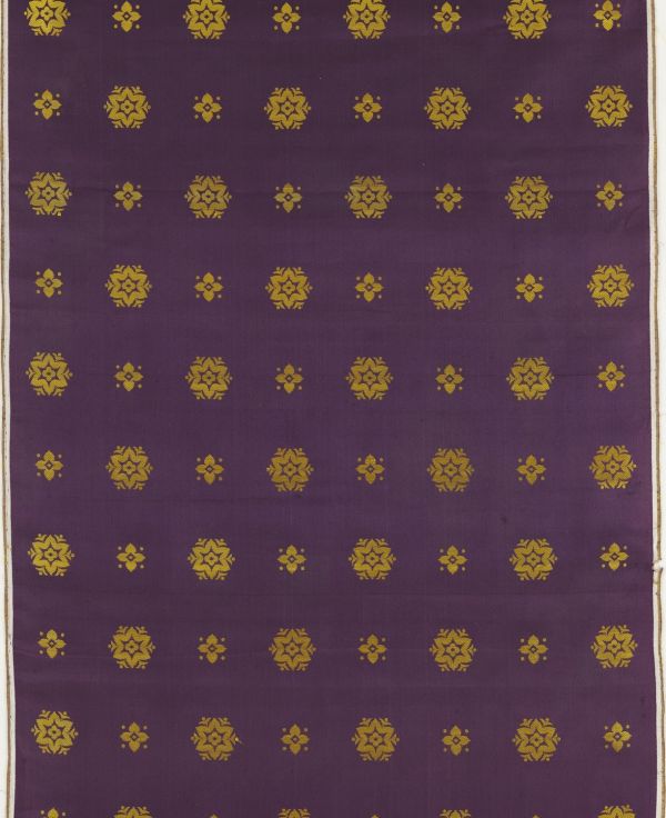 Damas violet à rosaces jaunes, pour une chambre à coucher du Pavillon des Aumôniers à Fontainebleau