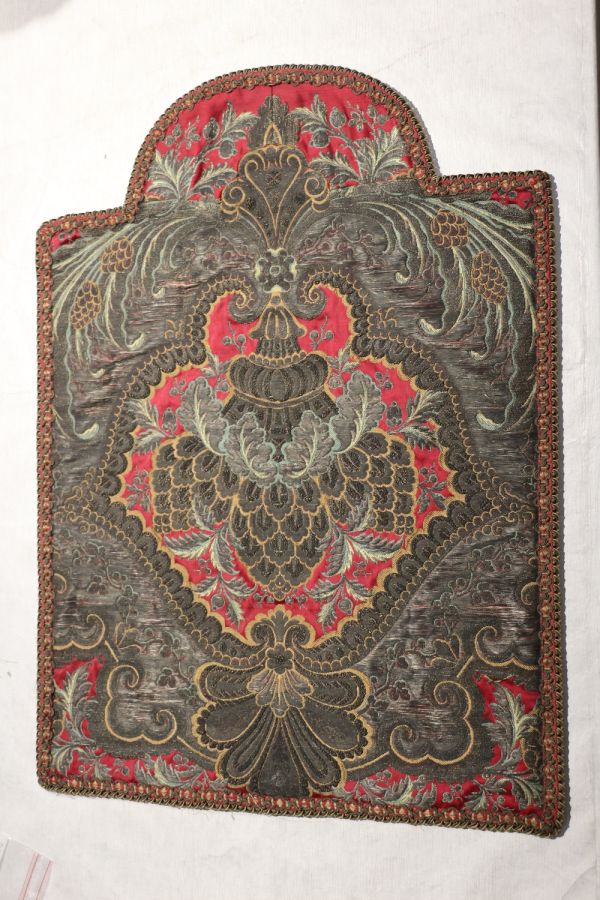 Garniture pour dessus de ployant destinés au Salon d'Apollon pour le roi Louis XV à Versailles