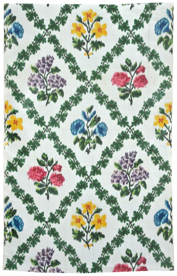 Lé de taffetas chiné à la branche pour dix salons du palais de Versailles